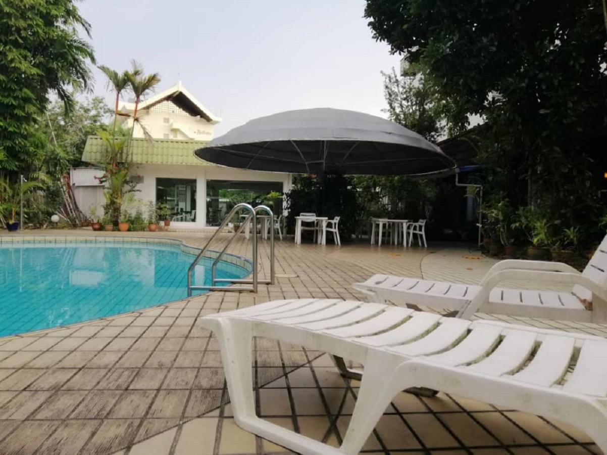 Terrace Hotel Bandar Seri Begawan Esterno foto